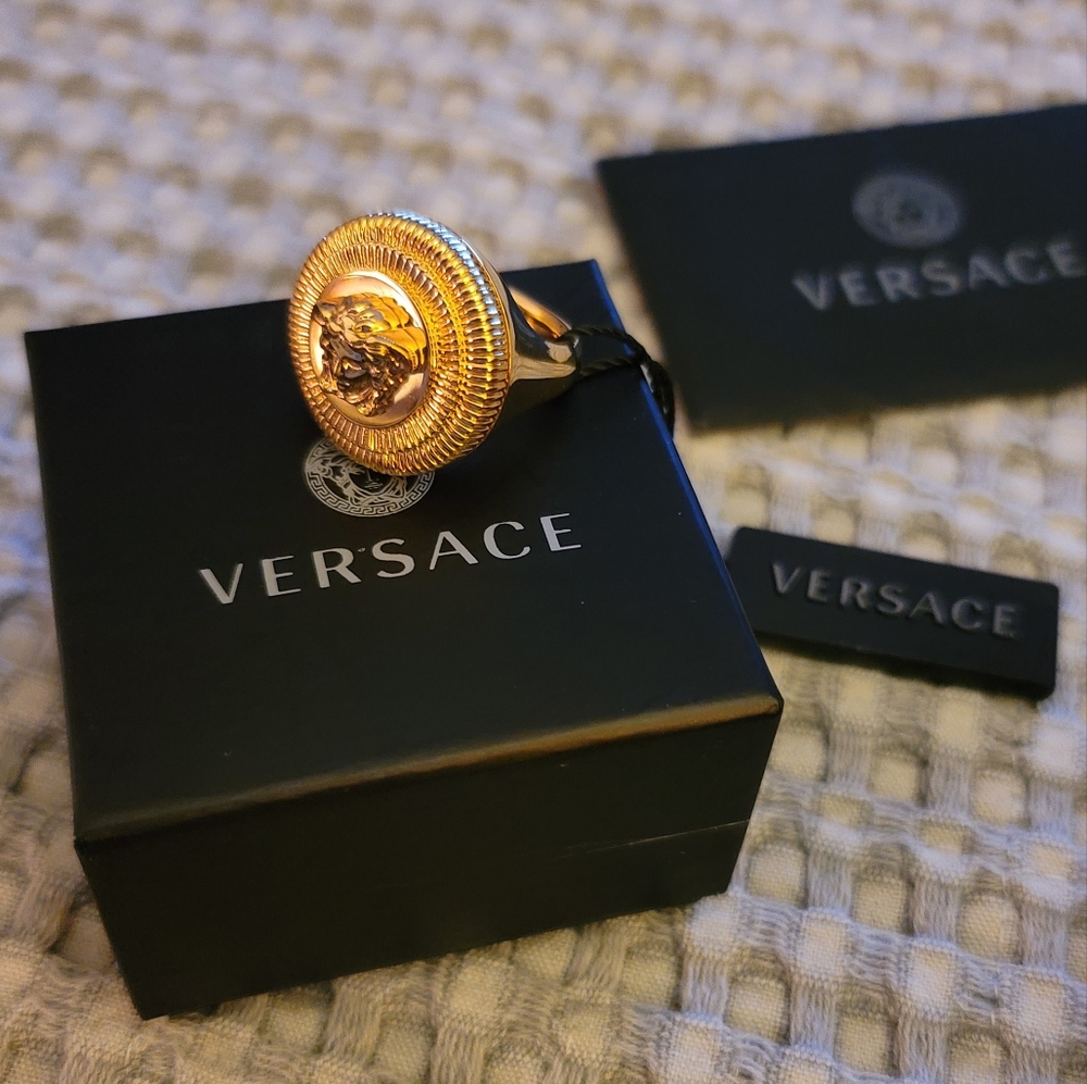 Versace Medusa Ring/ BNWT/GORGEOUS/UNISEX